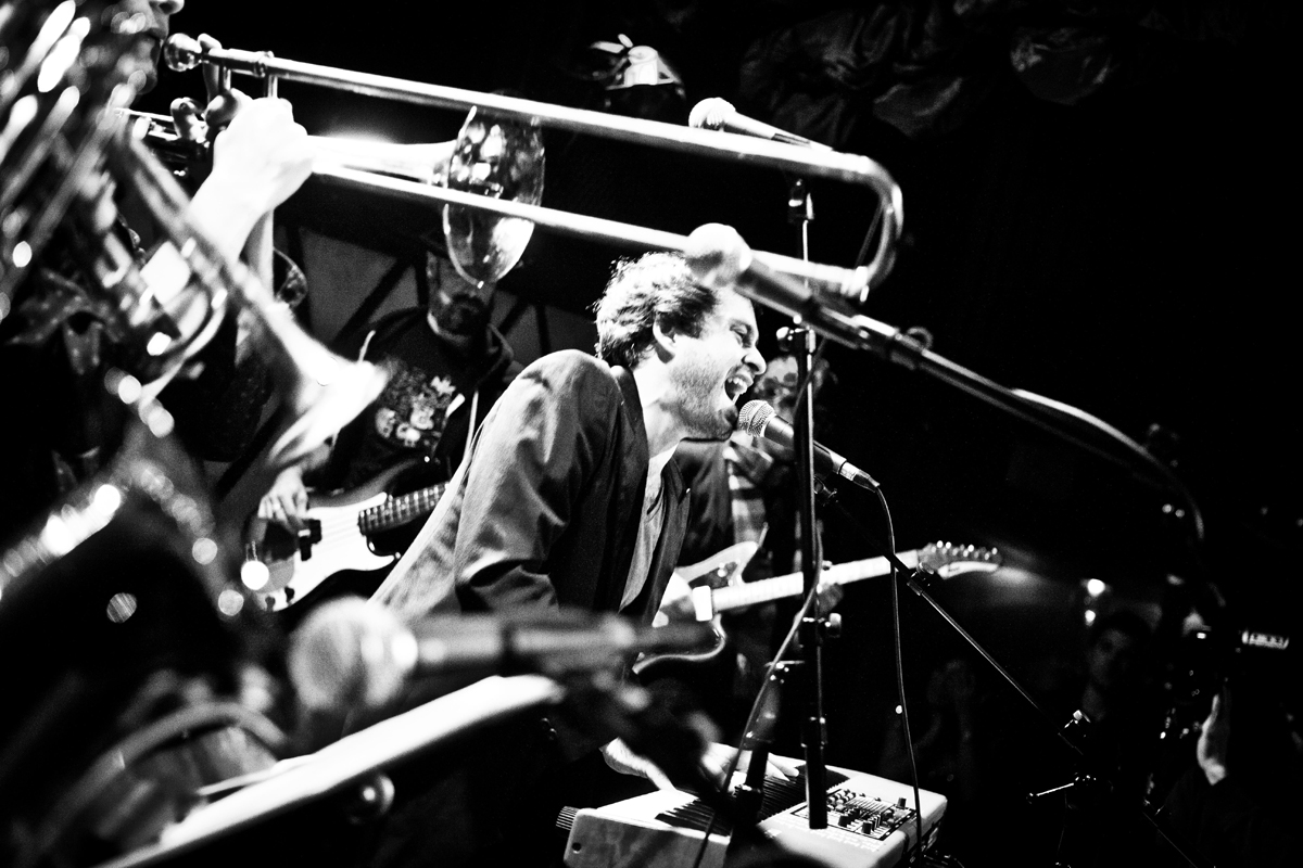 Full-Band-BnW